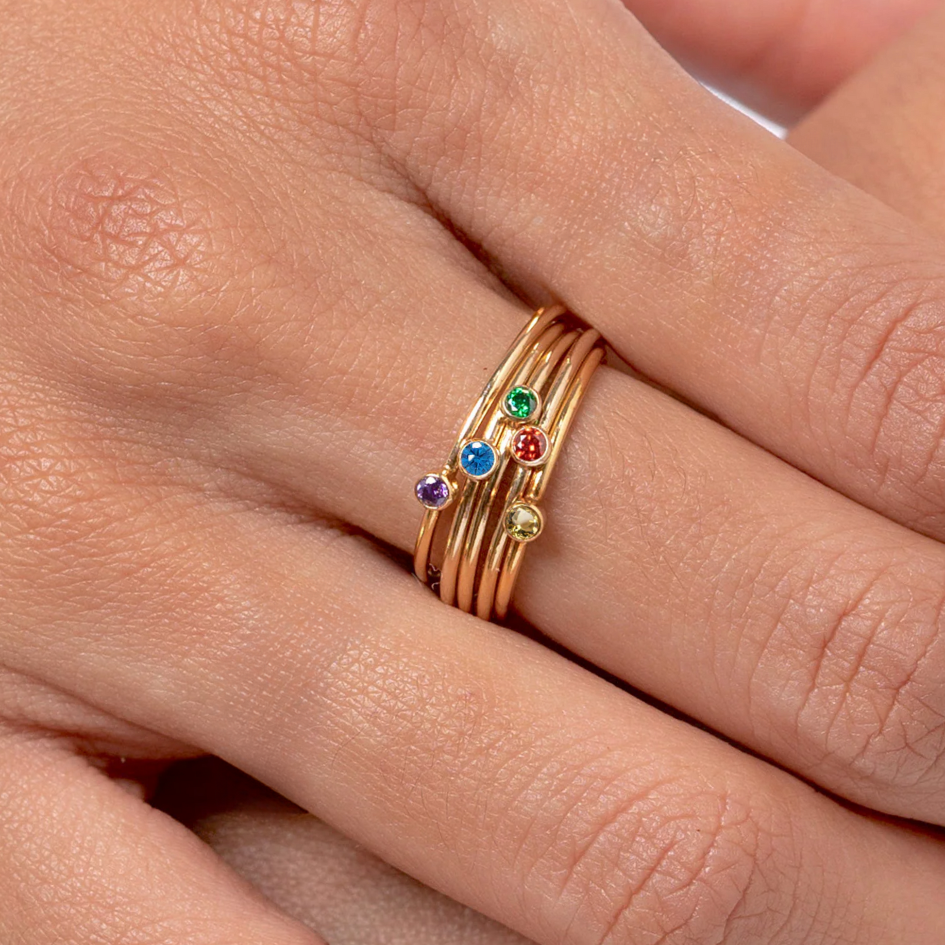 Anillo con piedra natal de Lexi